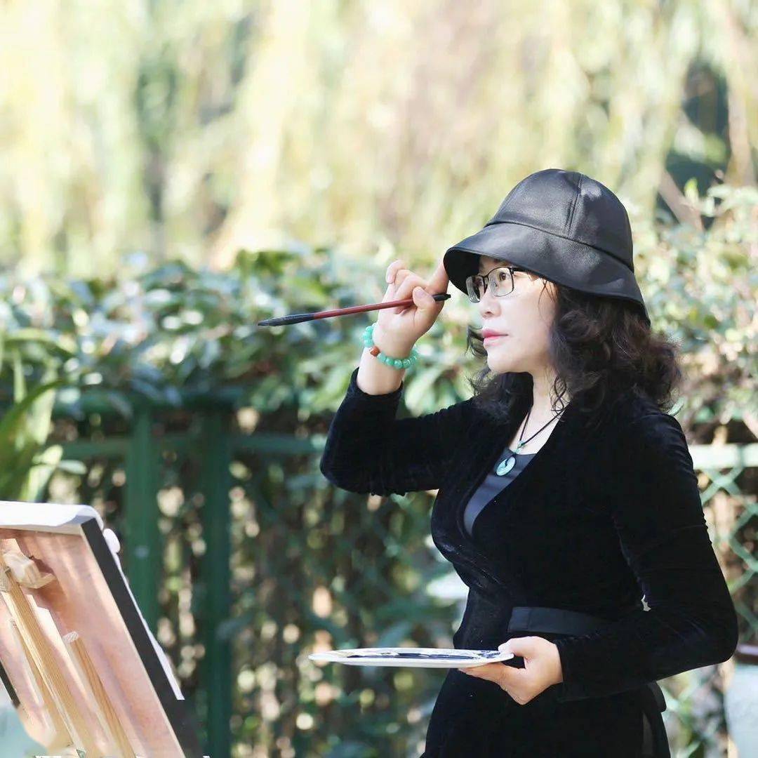 丹青绘诗情——访宁波画家张水萍