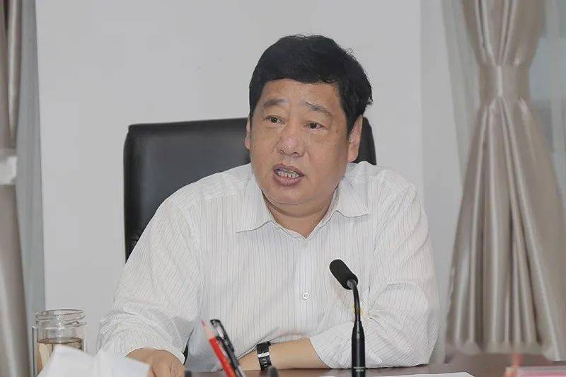 在随后召开的座谈会上,杨玉忠等老党员代表畅谈入党,在党的经历感受