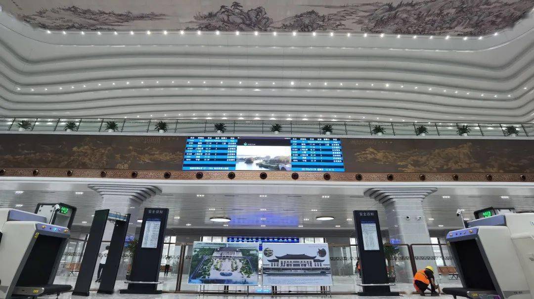 这座车站新站房今日正式启用_龙游