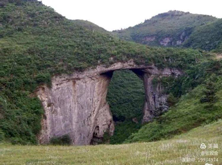 七柱山景区七柱山风景区位于务川县黄都镇丝棉村高洞境内,距县城约40