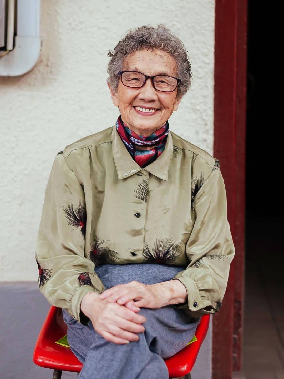 穿对了就很美上海平均65岁的大妈打扮优雅时尚比年轻人讲究