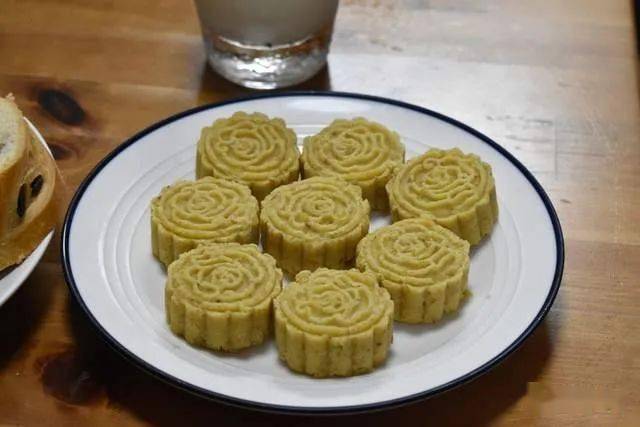 绿豆糕|夏天早餐吃它简单省事又营养，连吃3天还想吃，全家人都喜欢