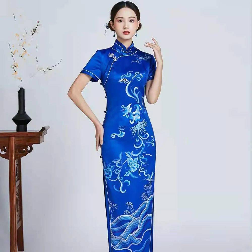 蓝蓝如玉真丝旗袍芳了人儿醉了心