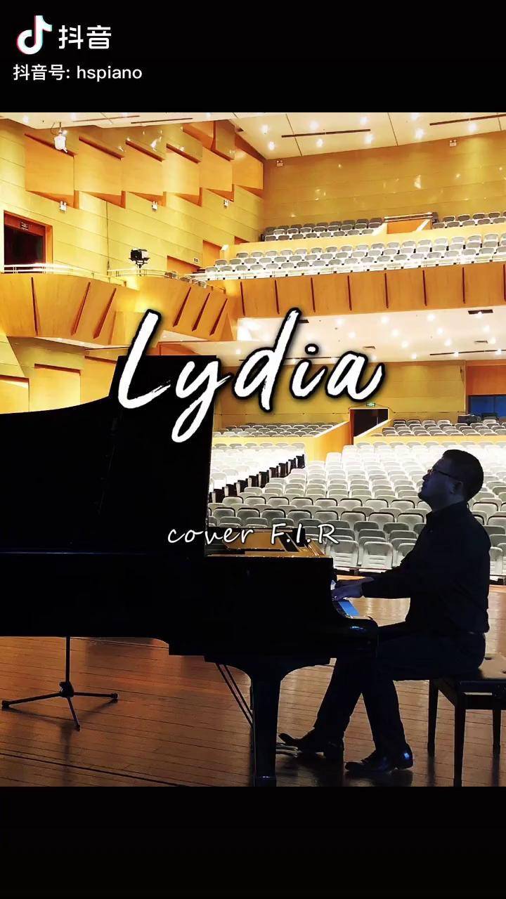 来自fir的lydia 只可惜身边没有会拉小提琴的基友 不然整个全套飞儿