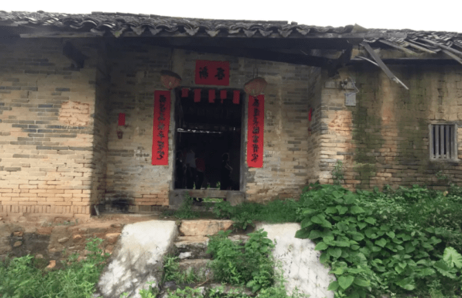 这个老宅太绝了一半在广东一半在广西步行几步就能出省