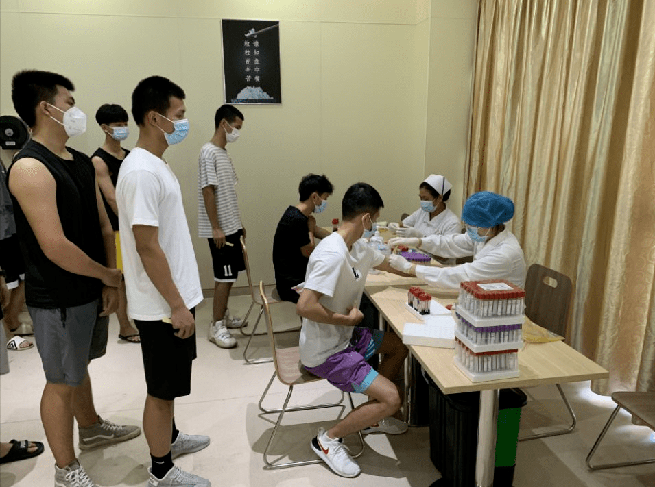 增城为大学生设立体检入伍"绿色通道"_征兵
