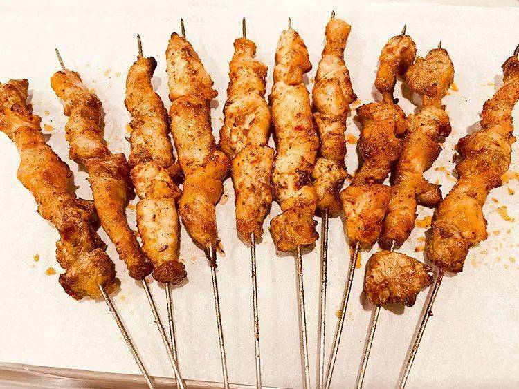 烤精肉相比五花肉精瘦肉更适合一点不吃肥肉的宝宝调味恰到好处鲜香