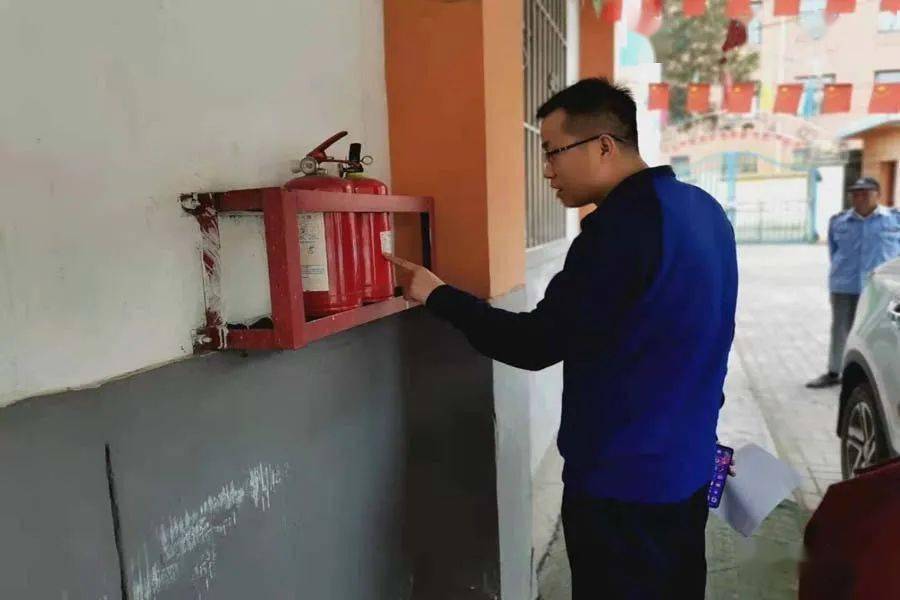 防火墙|筑牢校园安全“防火墙”丨华亭消防救援大队深入辖区学校开展消防安全检查