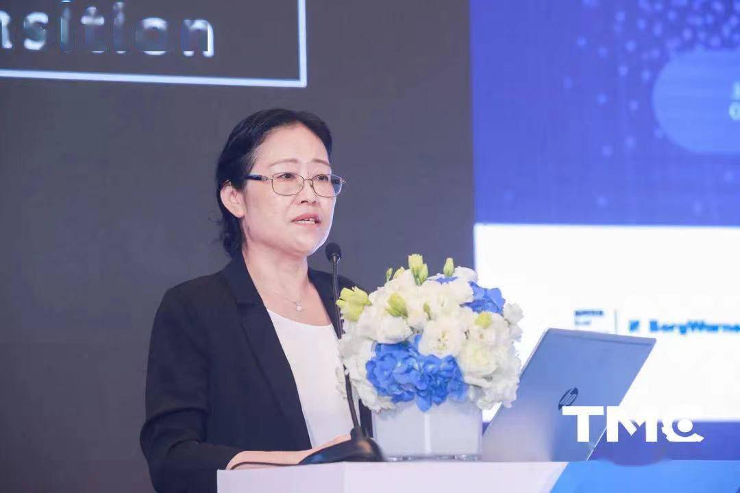 主旨演讲开篇,由浙江吉利汽车集团高级副总裁,乘用车动力总成专业委员