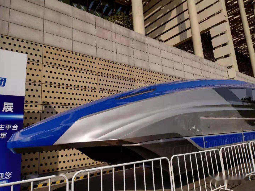 广州磁悬浮列车图片