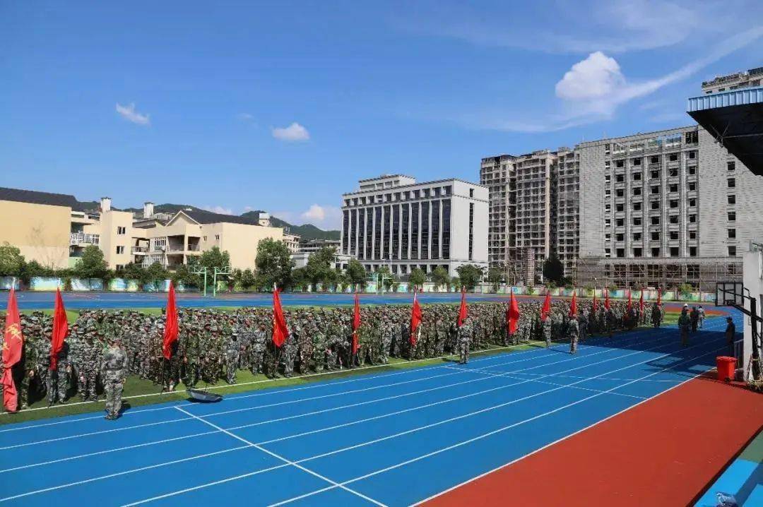 龙泉一中新生军训斗志昂青春梦想激情扬