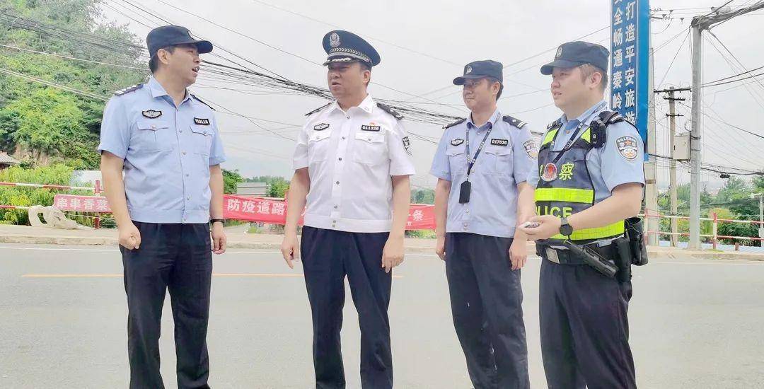 公安长安分局局长李会贤到一线慰问调研