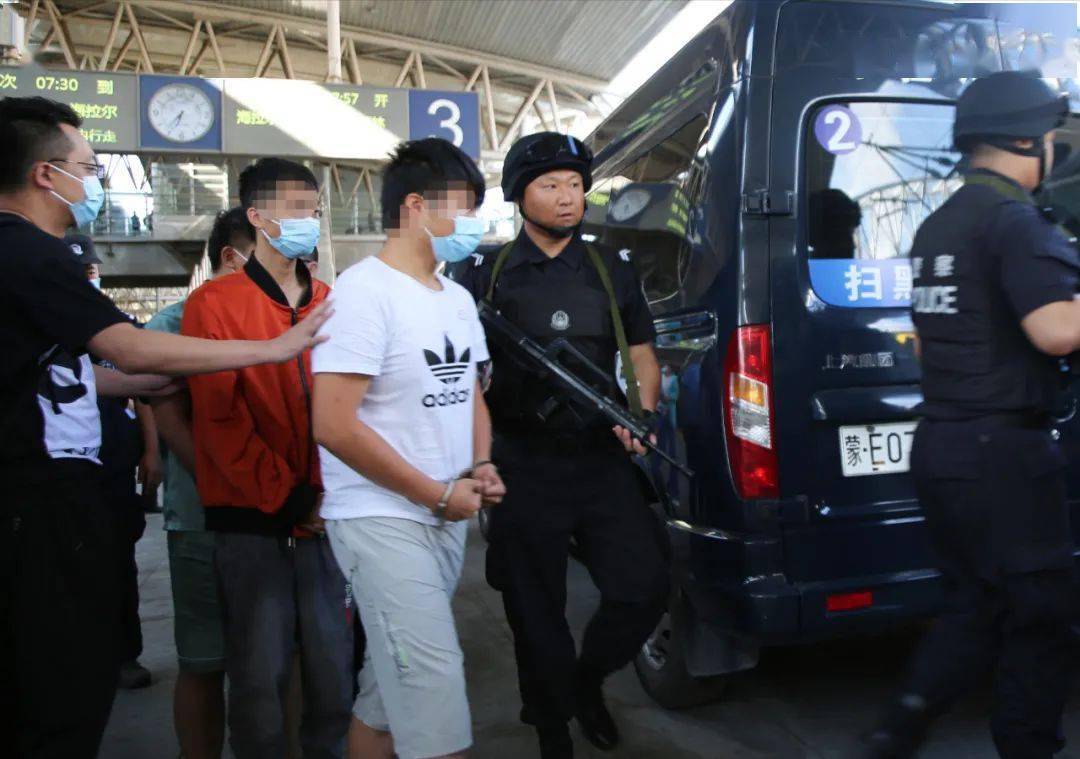 海拉尔警方成功打掉一"跑分"电诈犯罪窝点 抓获14名嫌疑人_工作