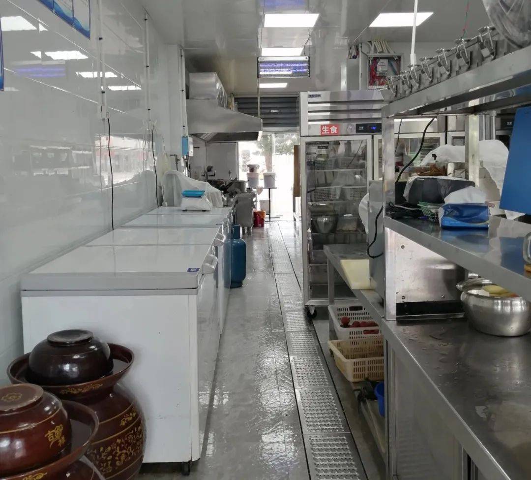 鲁甸县市场监管局公布净餐馆专项行动红黑榜名单第三期