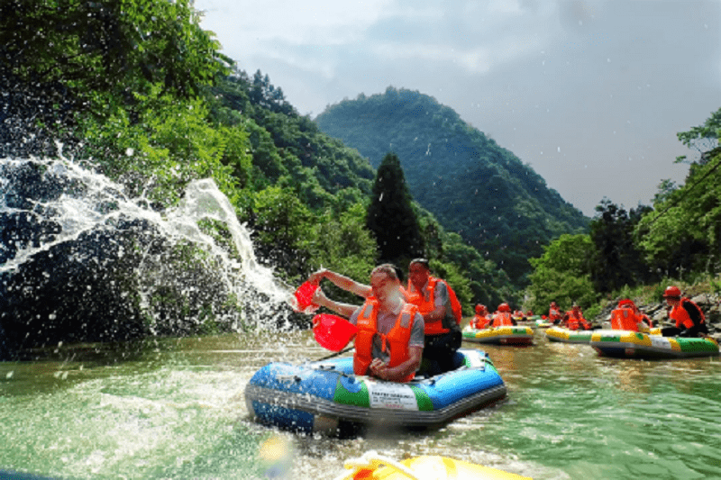 重庆石柱八龙峡"空中漂流"邀您爽一夏_峡谷