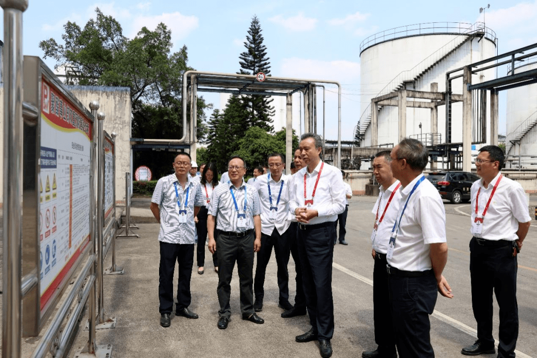 五粮液集团李曙光董事长带队开展安全生产,生态环保,信访维稳三项重点