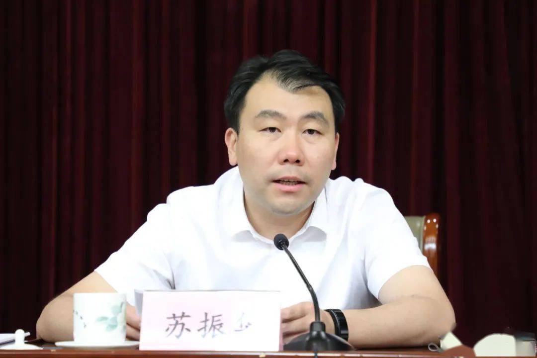 区长苏振华出席会议并讲话,副区长肖佃刚主持会议,并宣读了《张店区