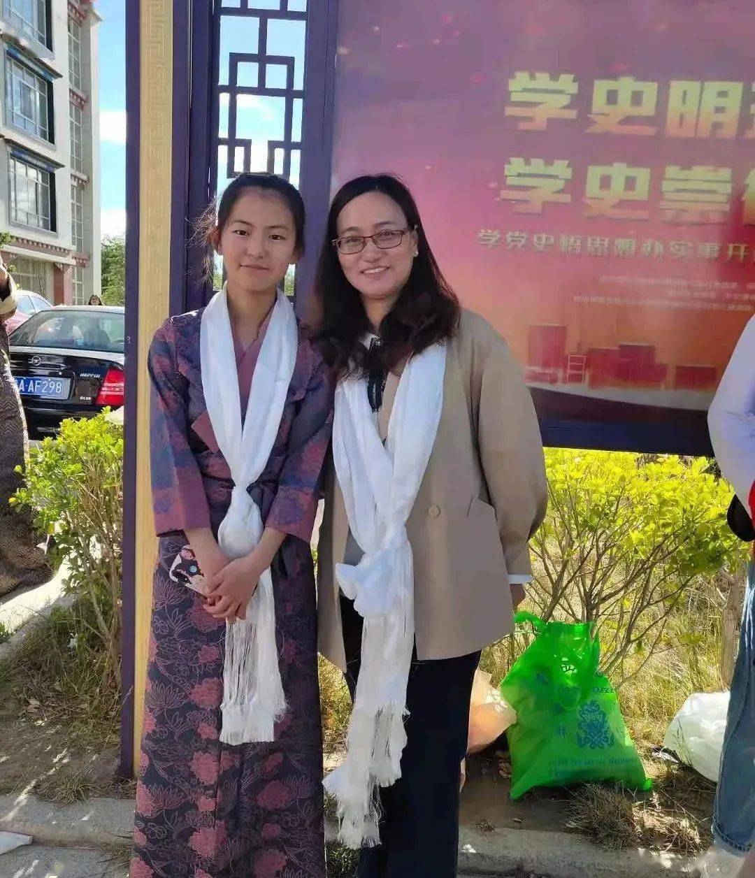 援藏七年的教师袁良萍难舍师生情"我们不说再见"_拉萨