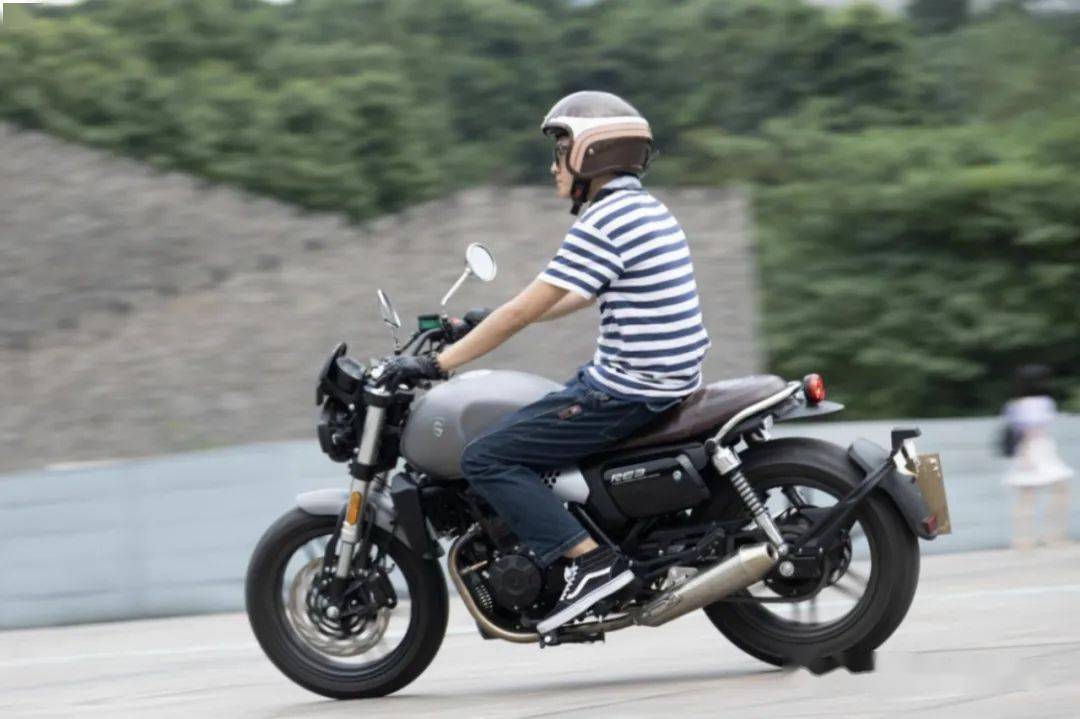 精致的不仅是外观 赛科龙re3动态评测_搜狐汽车_搜狐网