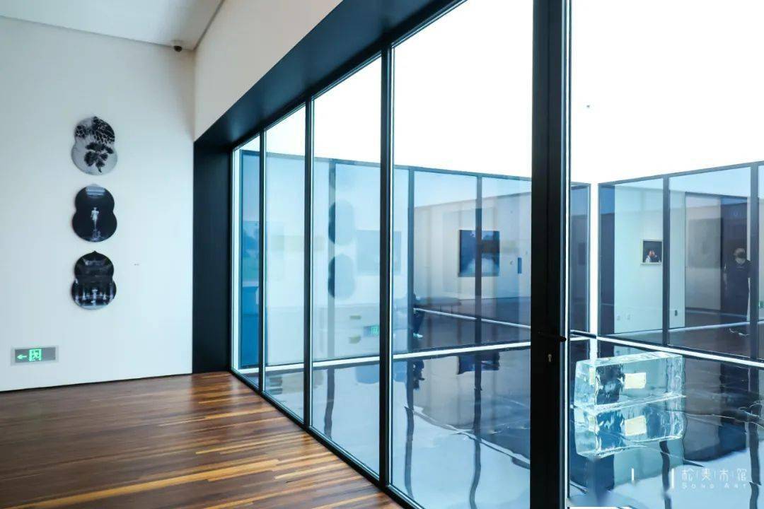 陈漫和宋易格摄影与绘画之间