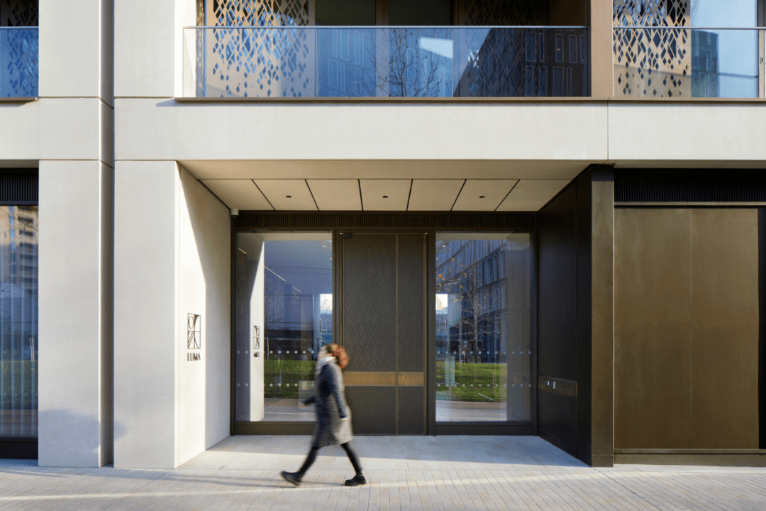 双向大阳台 复式楼层,这才称得上是豪华公寓!_住户