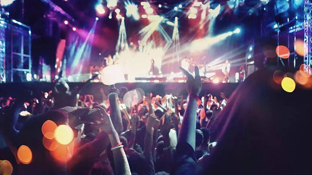 网上最火的歌曲融合版 af75cea5046a48949f9ae0d696d500ee.jpeg