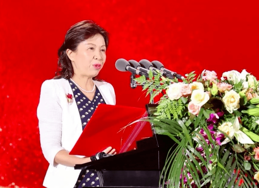 火锅进行了热烈的探讨和交流让我们来看看他们怎么说田广慈在致辞中说