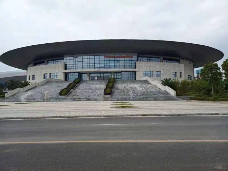 分别在恭城县莲花乡,永福县,荔浦市茶城乡和灌阳县个兴建一个体育公园