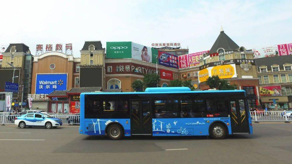 山西晋城暴雨一村庄被淹