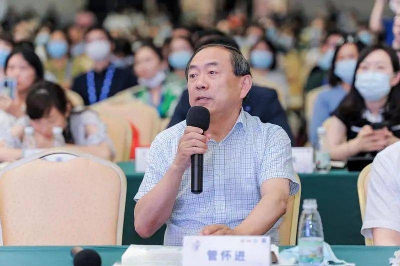 晶心慧聚精雕细琢精益求精21stcscrs行走的蔡司镜头手术直播