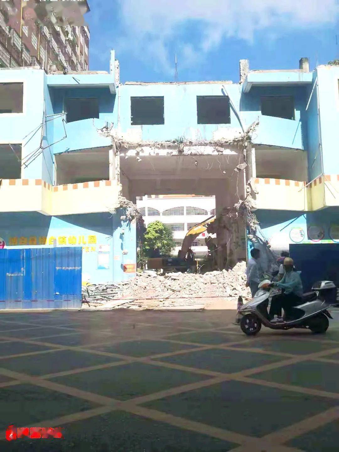 初入校园时的懵懂在这所学校记录着是很多人的母校博白县博白镇幼儿园