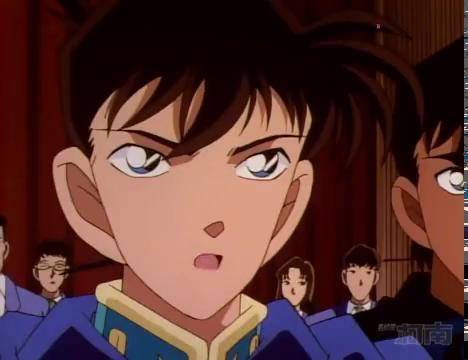 名侦探柯南第206集新一穿着骑士的衣服破案别说还挺帅