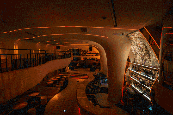 revel | 去不了浓情热烈的巴塞罗那,那就在魔都revel酒吧来一场浪漫的