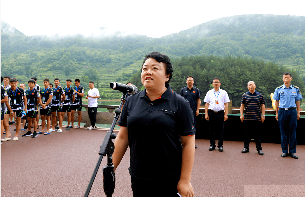 副市长李莲娜宣布开赛