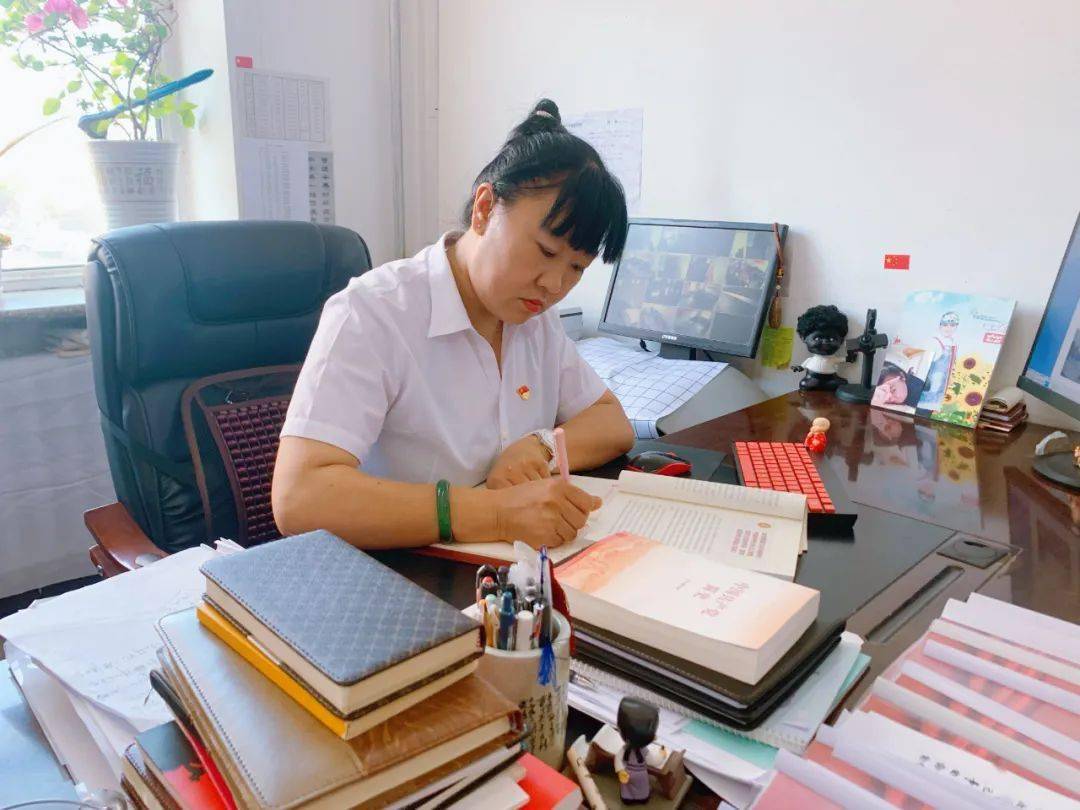 张雪丹春风化雨做好当家人