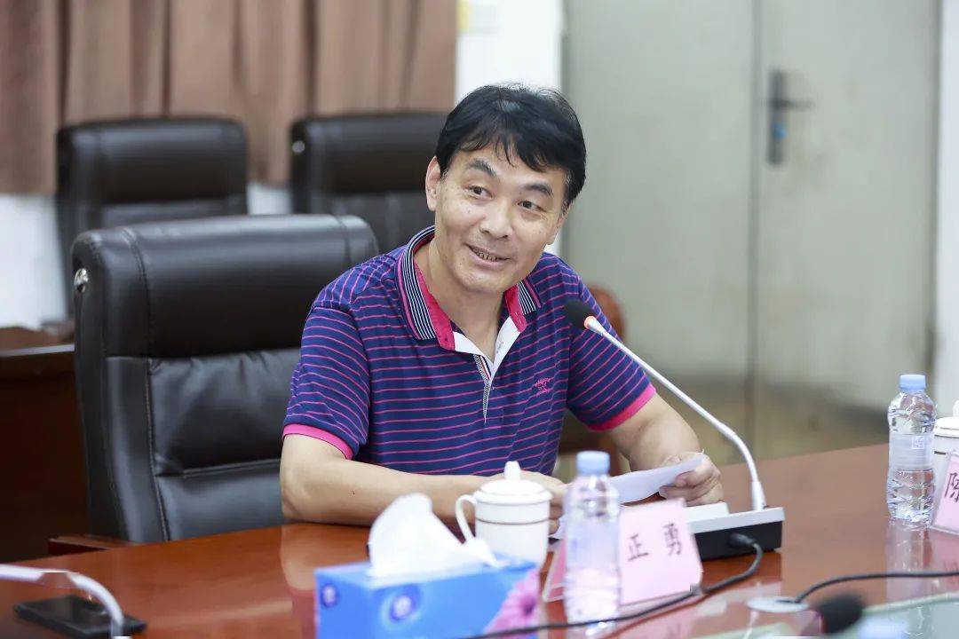 陈国新对下沉机关干部积极投身疫情防控给予肯定,充分体现了宝安教育