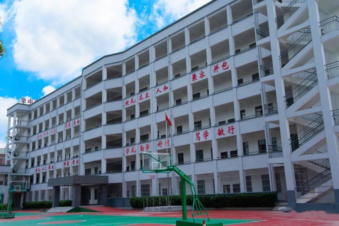 宾阳县桂鼎中学高一补录进行中,名额有限,先报先得!