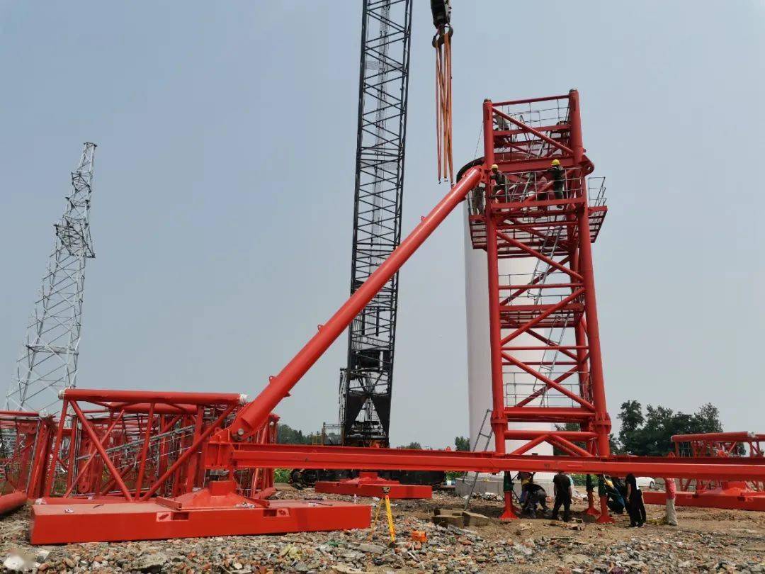 通过增加支撑装置从施工技术与工艺两方面考虑使底架斜撑实现快速精确