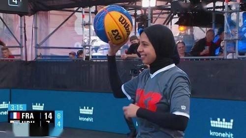 女性荣耀 东京奥运会将出现史上第一位戴头巾执法的穆斯林女裁判 莎拉