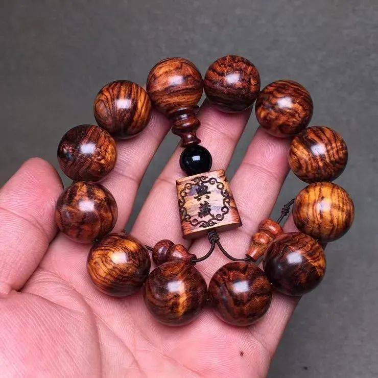 海南黄花梨的几种"冒牌货",你认识几个?