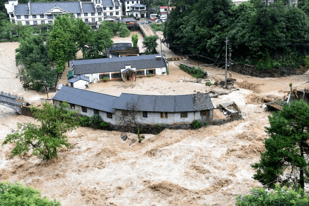 遇到暴雨内涝山洪我们该如何自救互救