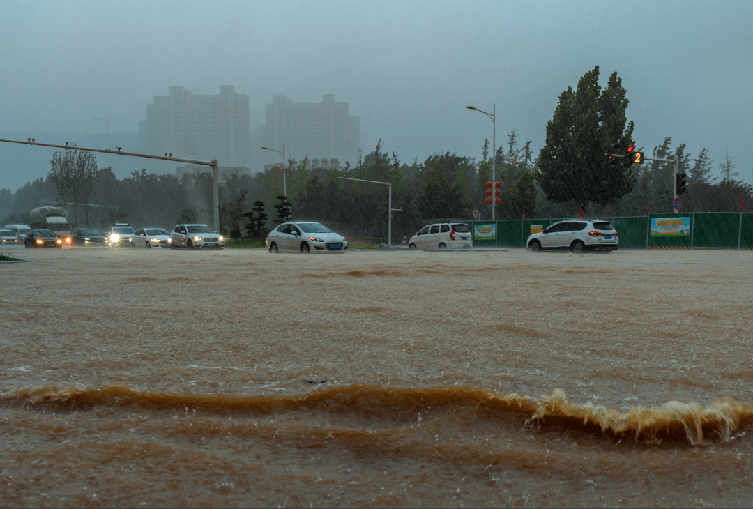 郑州特大暴雨(郑州特大暴雨死了多少人)