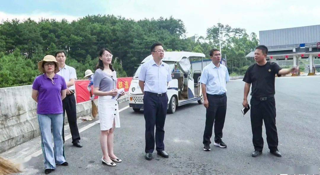 【时政】黄炳峰到城区周边调研风貌改造示范带工作_巴马北