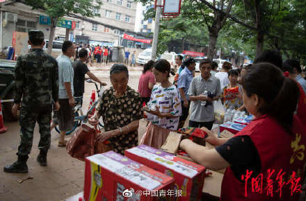 暴雨後的河南鞏義米河鎮 水電仍待恢復 村民積極自救 科技 第5張