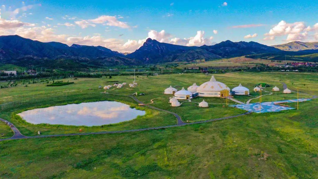 如诗如画如歌这个夏日来呼和浩特敕勒川草原打卡吧