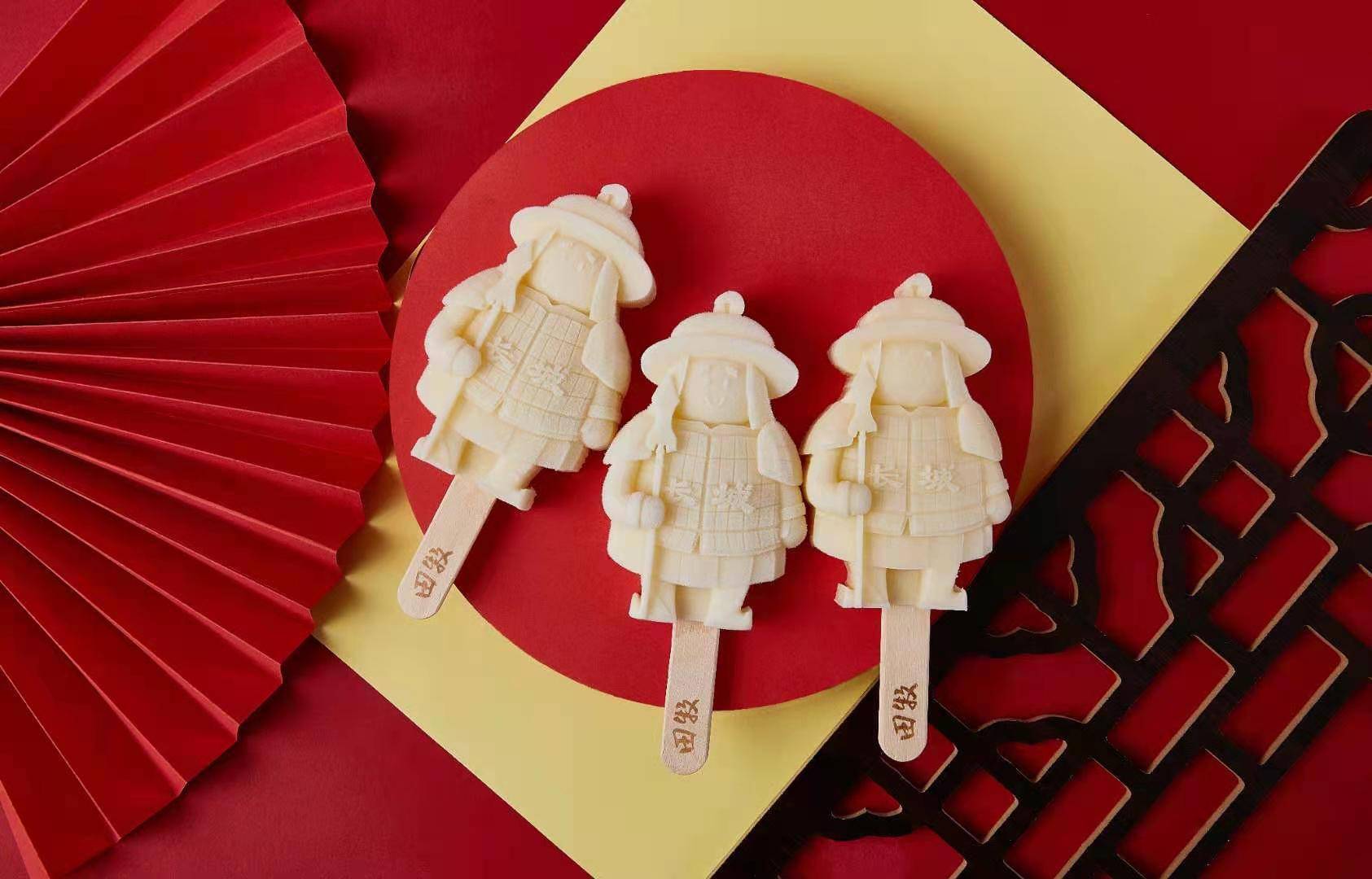 长城文创产品"明小兵"冰品雪糕来到八达岭啦!