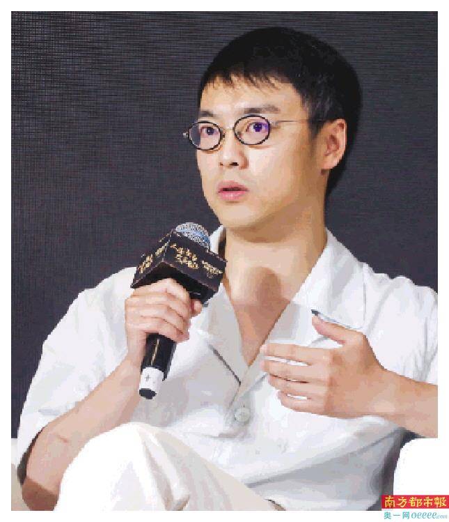 张明扬 "不必害怕,这岛上众声喧哗".