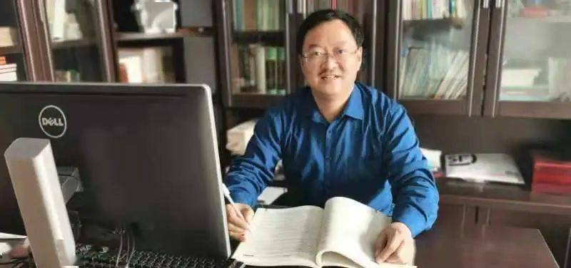 【教师风采】因为深爱教育 所以满怀激情——王光辉