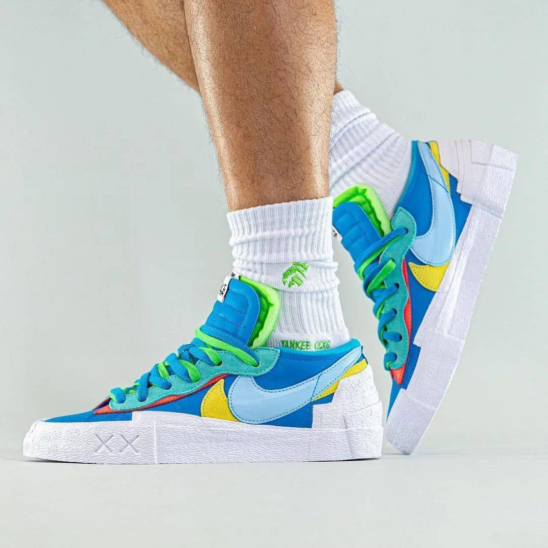鞋舌|发售倒计时！sacai x KAWS x Nike 上脚新图曝光！