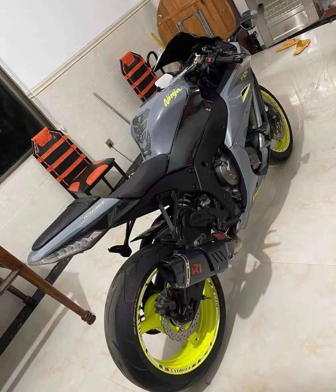 张掖即将严查"炸街党"!_摩托车